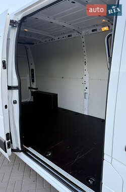 Грузовой фургон Renault Master 2022 в 