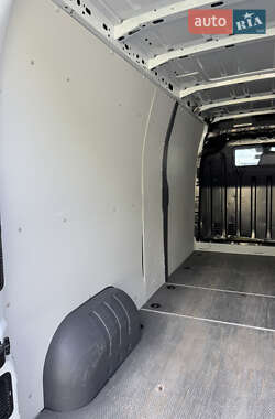 Грузовой фургон Renault Master 2020 в 