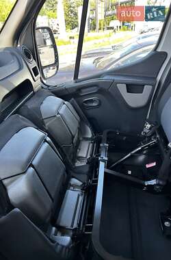 Грузовой фургон Renault Master 2018 в 