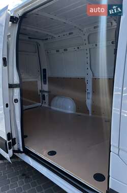 Грузовой фургон Renault Master 2018 в 