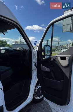 Грузовой фургон Renault Master 2018 в 