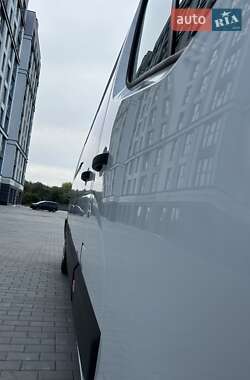 Грузовой фургон Renault Master 2022 в 