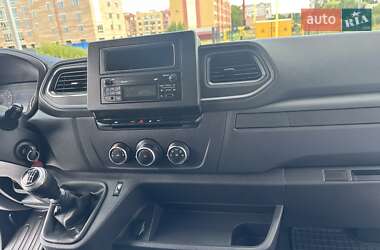 Грузовой фургон Renault Master 2022 в 
