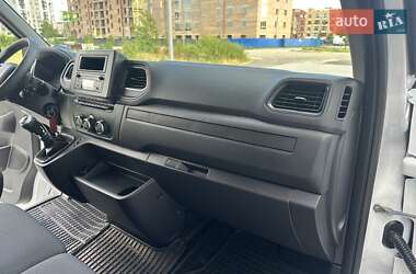 Грузовой фургон Renault Master 2022 в 