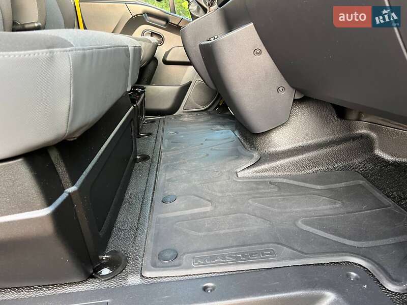 Тентованый Renault Master 2021 в Киеве