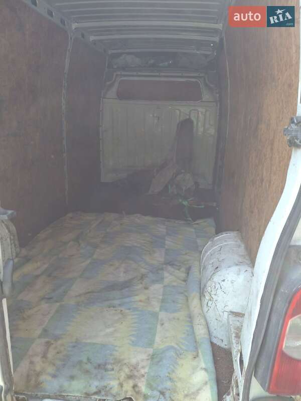 Грузовой фургон Renault Master 2004 в Обухове