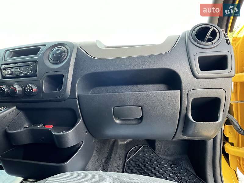 Вантажний фургон Renault Master 2013 в Львові