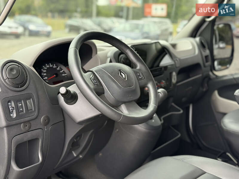 Грузопассажирский фургон Renault Master 2017 в Умани