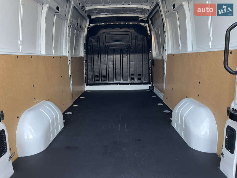 Грузовой фургон Renault Master 2021 в Дубно