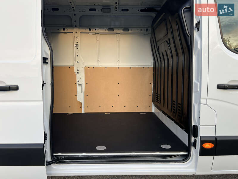 Грузовой фургон Renault Master 2021 в Дубно