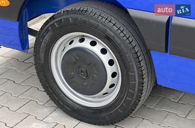 Грузовой фургон Renault Master 2021 в 