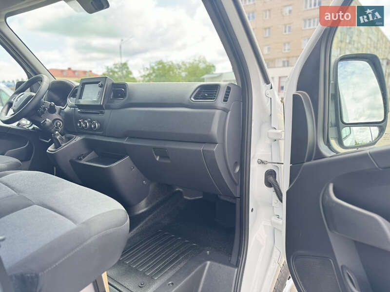 Грузовой фургон Renault Master 2021 в Дубно