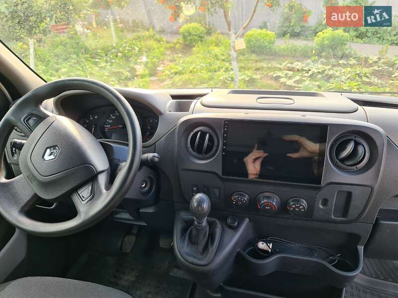 Вантажний фургон Renault Master 2016 в Харкові