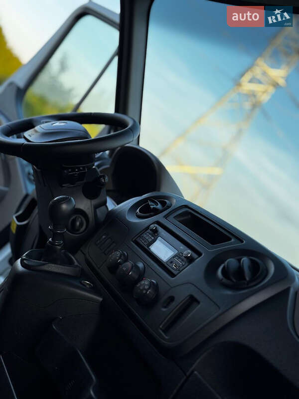 Грузовой фургон Renault Master 2015 в Дрогобыче