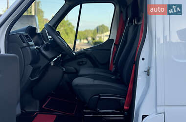 Грузопассажирский фургон Renault Master 2022 в 