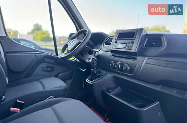 Грузопассажирский фургон Renault Master 2022 в 