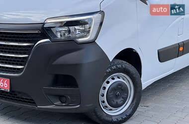 Грузовой фургон Renault Master 2022 в 
