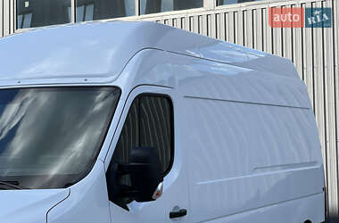 Грузовой фургон Renault Master 2022 в 