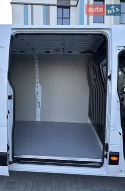 Грузовой фургон Renault Master 2021 в 