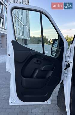 Грузовой фургон Renault Master 2021 в 