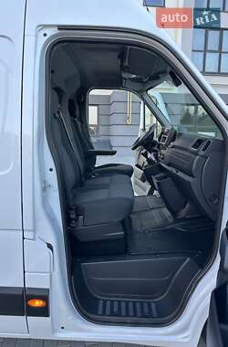 Грузовой фургон Renault Master 2021 в 