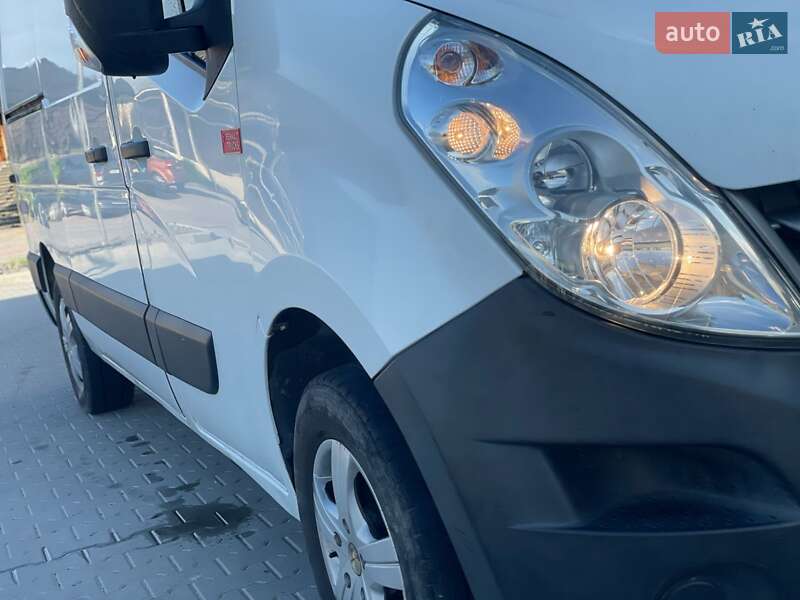 Грузовой фургон Renault Master 2014 в Львове