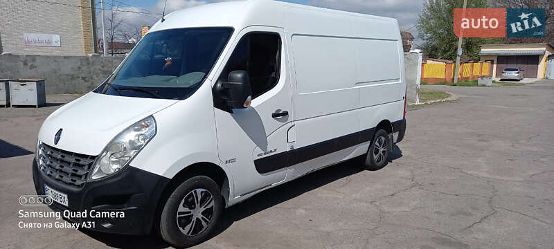 Грузовой фургон Renault Master 2012 в Львове