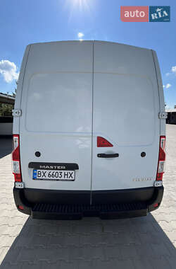 Грузовой фургон Renault Master 2012 в 
