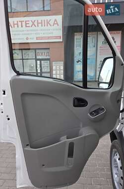 Вантажний фургон Renault Master 2008 в Рівному