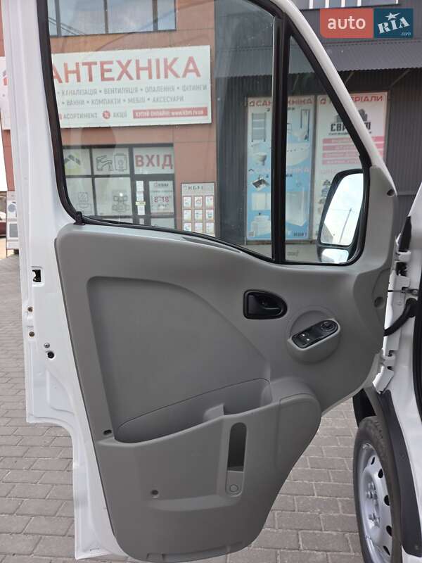 Грузовой фургон Renault Master 2008 в Ровно