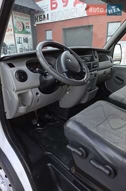 Вантажний фургон Renault Master 2008 в Рівному