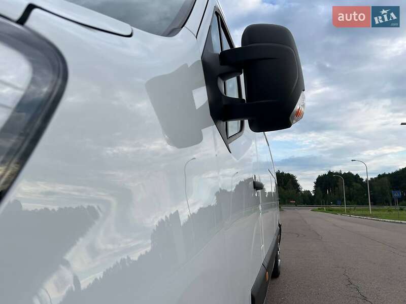 Грузовой фургон Renault Master 2022 в Киеве