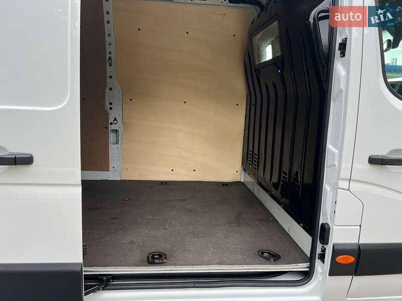 Грузовой фургон Renault Master 2022 в Киеве