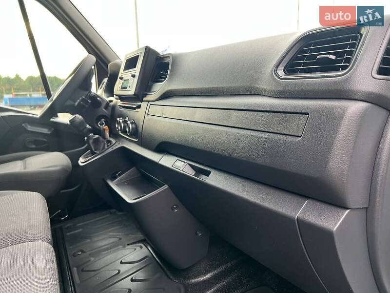 Грузовой фургон Renault Master 2022 в Киеве