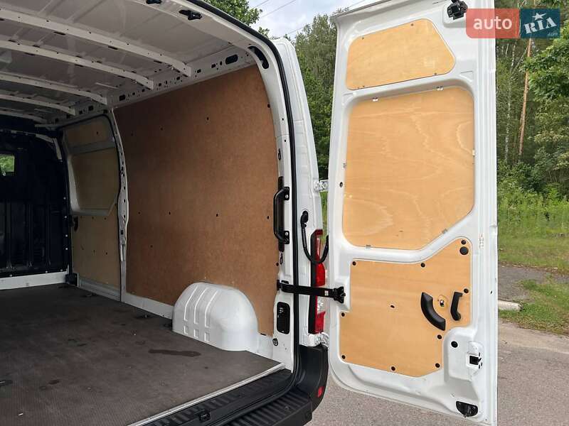 Грузовой фургон Renault Master 2022 в Киеве