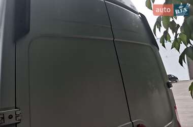 Грузовой фургон Renault Master 2012 в 