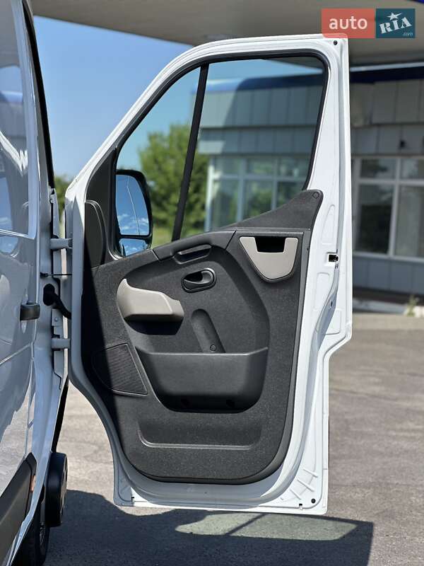 Грузовой фургон Renault Master 2018 в Дубно