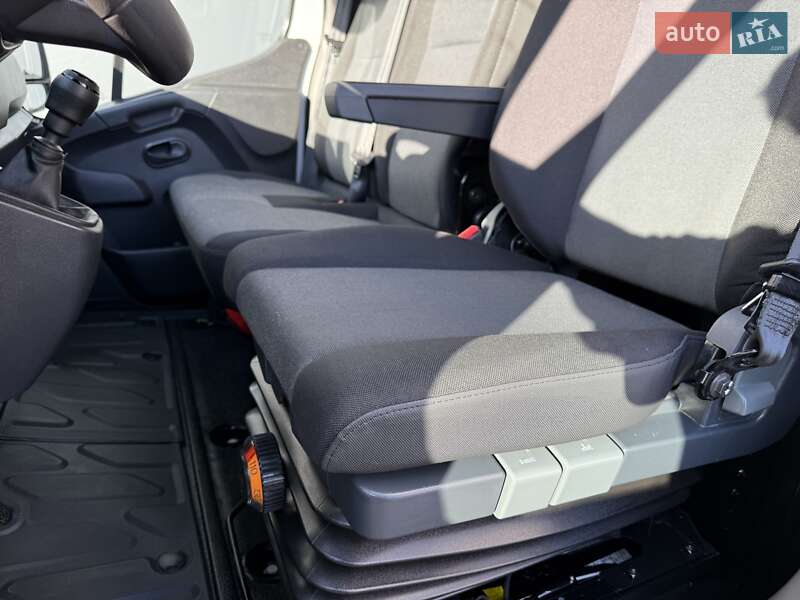 Грузовой фургон Renault Master 2023 в Киеве