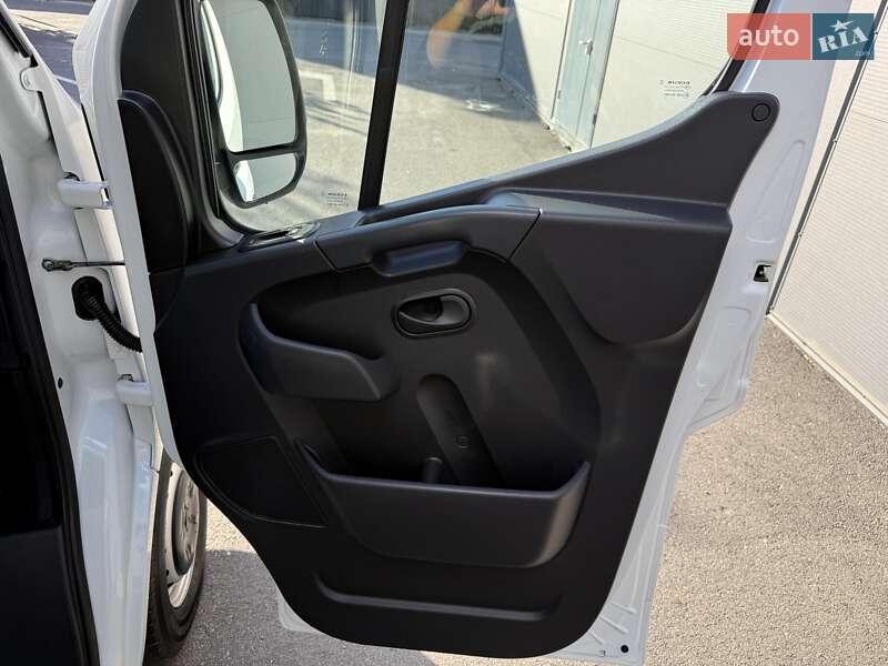 Грузовой фургон Renault Master 2023 в Киеве