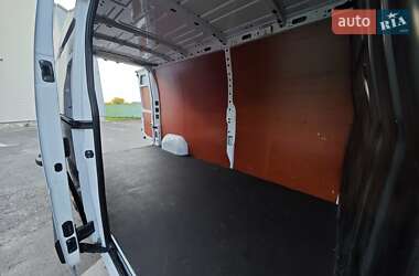 Грузовой фургон Renault Master 2021 в 