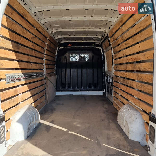 Грузовой фургон Renault Master 2017 в Львове
