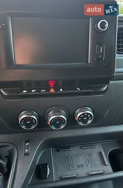 Грузовой фургон Renault Master 2021 в 