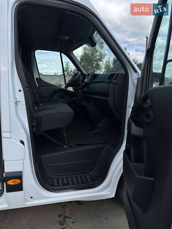 Грузовой фургон Renault Master 2022 в Долине