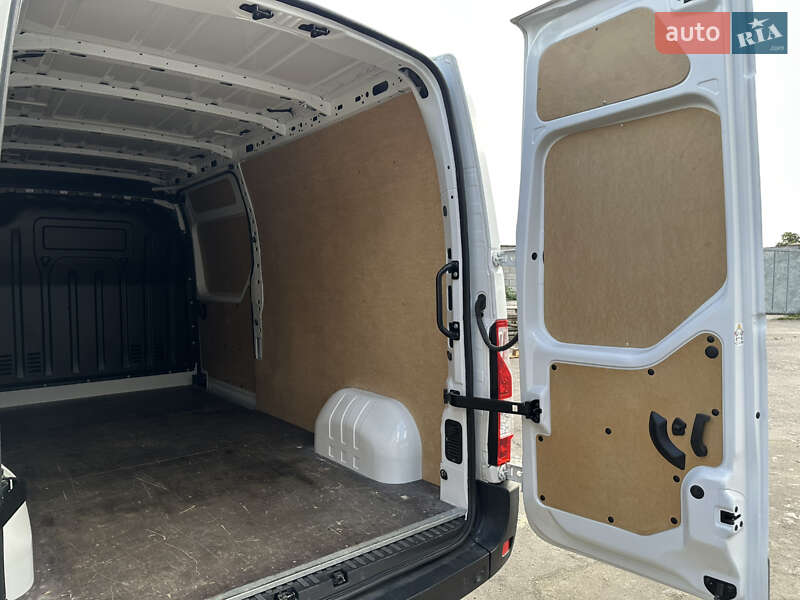 Грузовой фургон Renault Master 2022 в Долине