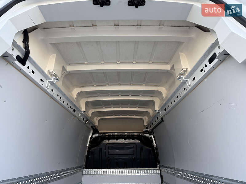 Грузовой фургон Renault Master 2021 в Дубно