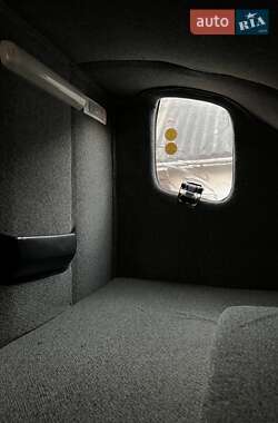 Грузовой фургон Renault Master 2015 в 