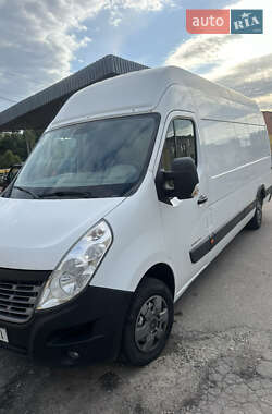 Вантажний фургон Renault Master 2015 в Рівному