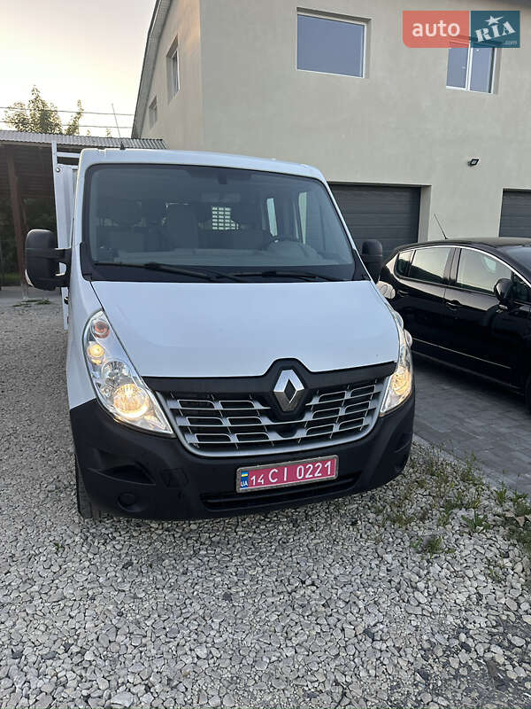 Грузопассажирский фургон Renault Master 2016 в Львове
