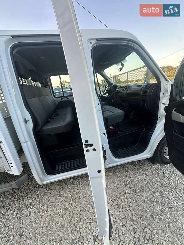 Грузопассажирский фургон Renault Master 2016 в Львове