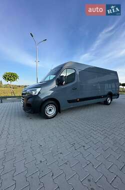 Грузовой фургон Renault Master 2023 в 